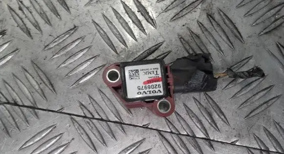 Volvo V50 Airbag deployment crash/impact sensor 9206975