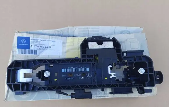 Mercedes-Benz C W204 Loading door exterior handle/bracket A2047602434ranzez
