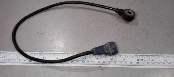 Audi A6 S6 C4 4A Detonation knock sensor 054905377G