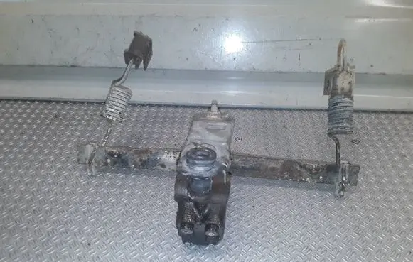 Volkswagen Transporter - Caravelle T4 Brake power pressure regulator 
