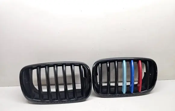 BMW X6 M Front bumper upper radiator grill