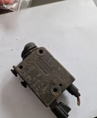 Opel Astra H Central locking motor 90491728