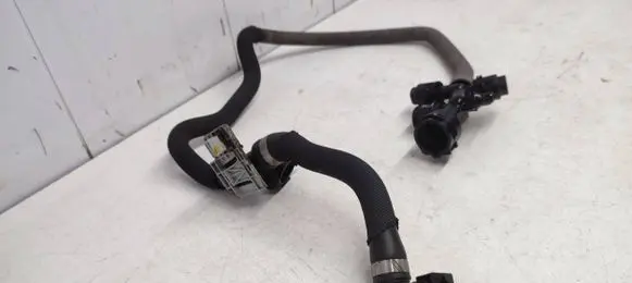 BMW X6 F16 Engine coolant pipe/hose 8513834