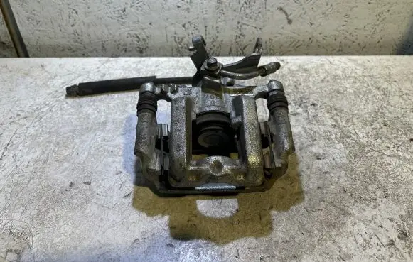 Buick Encore I Rear brake caliper 13407137