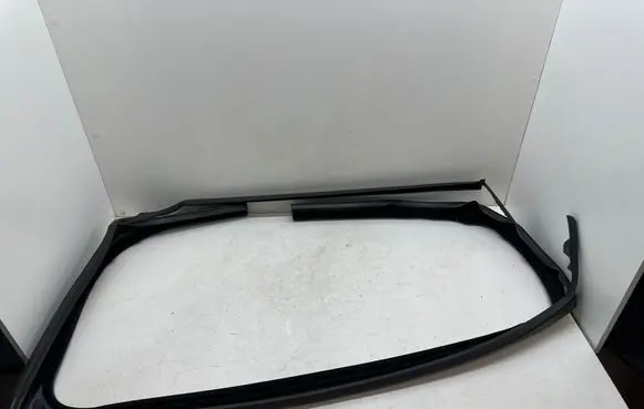 Volkswagen Caddy Rubber seal front coupe door window 2K7837431E