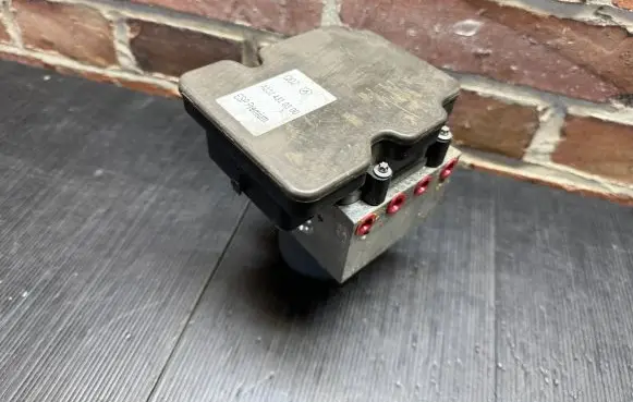 Mercedes-Benz S W222 ABS Pump A2224310300