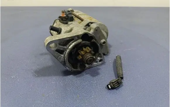 Toyota Auris 150 Starter motor 281003308