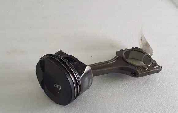 Porsche Macan (95B) Piston with connecting rod