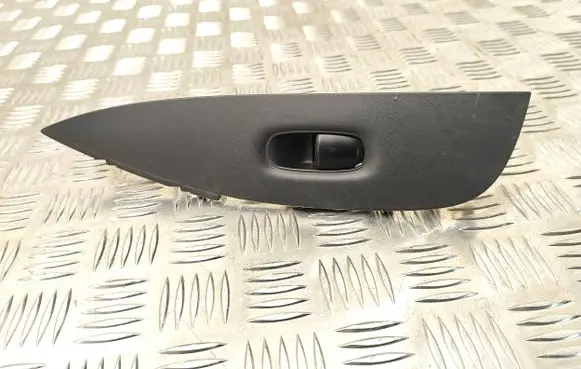 Nissan X-Trail T32 Electric window control switch 809604CE2A