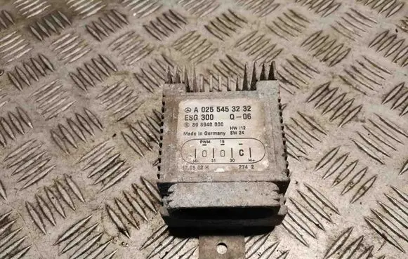 Coolant fan relay