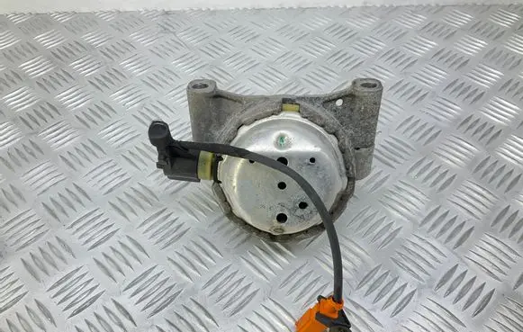 Audi A6 S6 C7 4G Engine mount bracket 