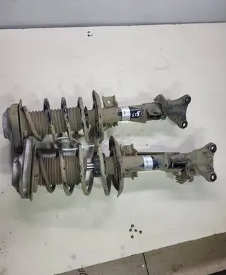 Mercedes-Benz E W212 Front shock absorber with coil spring 22194091