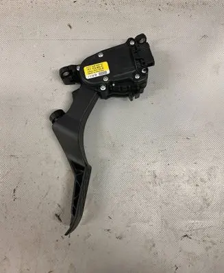 Volkswagen Transporter - Caravelle T6 Accelerator throttle pedal 7E1723503C