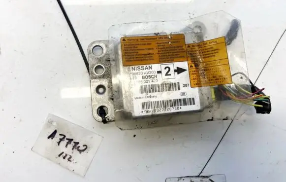 Nissan Primera Airbag control unit/module 98820av200 0285001420