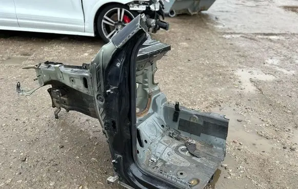 Volkswagen Tiguan Allspace Front quarter panel 