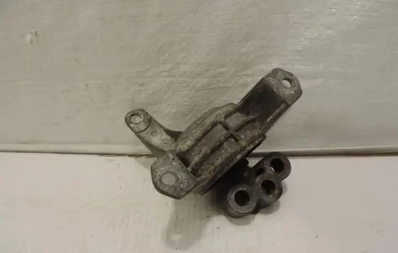 Opel Astra G Engine mount vacuum valve 90575772