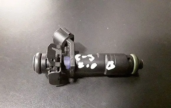 Citroen C5 Fuel injector deka7-1