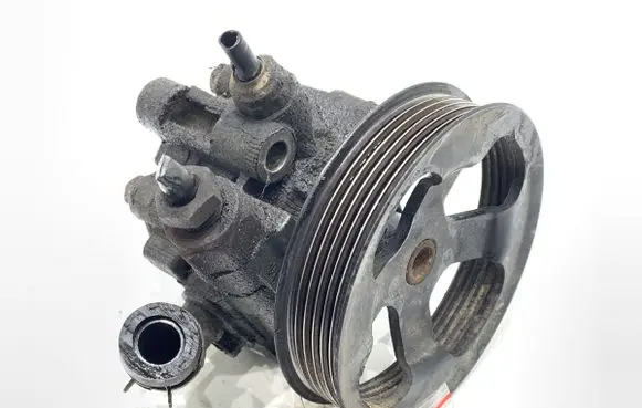 Toyota Corolla Verso E121 Power steering pump