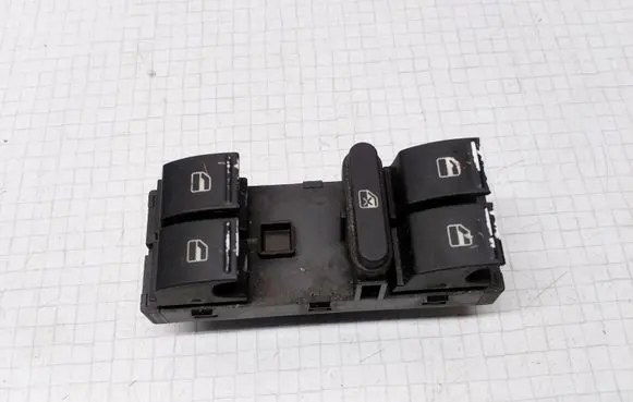 Volkswagen Golf V Electric window control switch 1K4959857