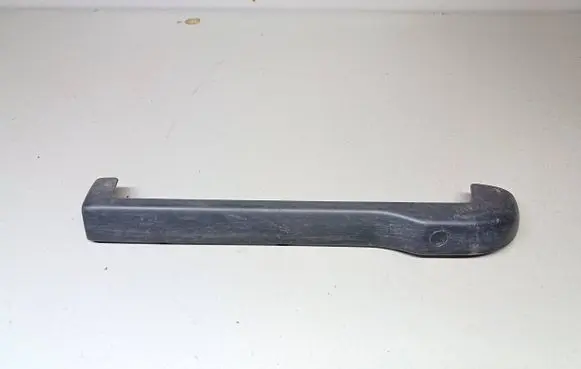 Volkswagen PASSAT B5.5 Sliding door rail trim 1J0881347D