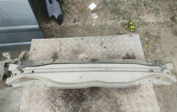 Volvo V70 Rear bumper cross member 