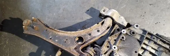 Volkswagen Golf V Front subframe 1K0199295E
