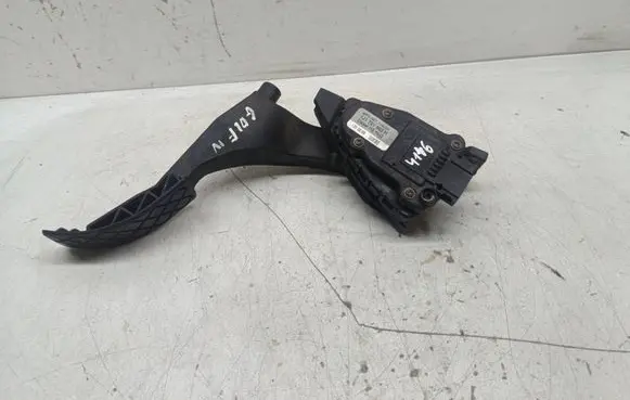 Volkswagen Golf IV Accelerator throttle pedal 1j1721503H