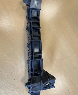 Subaru Forester SH Front bumper mounting bracket 2V7X0