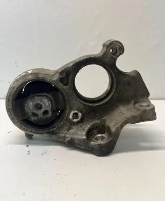 Peugeot 407 Engine mount bracket 96391768