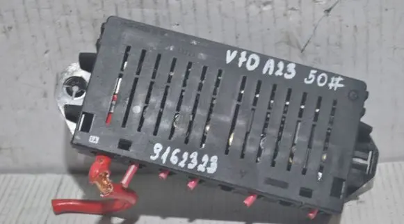 Volvo XC70 Fuse module 9162323
