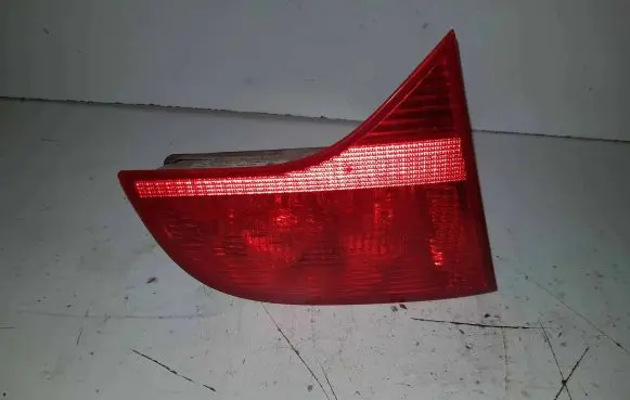 Audi A4 S4 B7 8E 8H Tailgate rear/tail lights 8E9945093 484501 ULO749001
