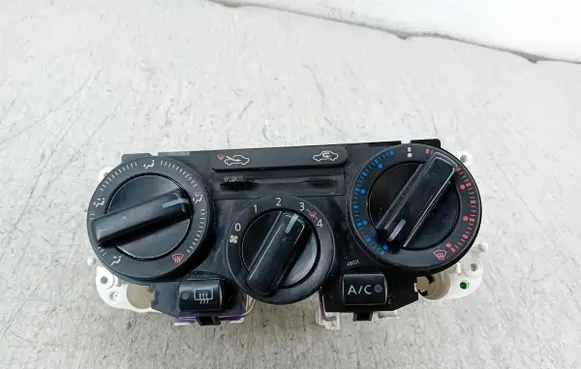 Nissan Tiida C11 Climate control/heater control trim 5027032031