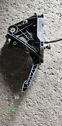 Volkswagen Golf VII Clutch pedal brak