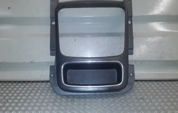 KIA Sorento Gear shifter surround trim plastic 846213E510