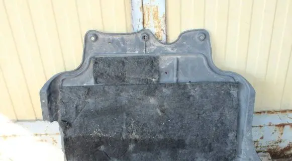 Volkswagen Golf VII Front underbody cover/under tray 5Q0825236