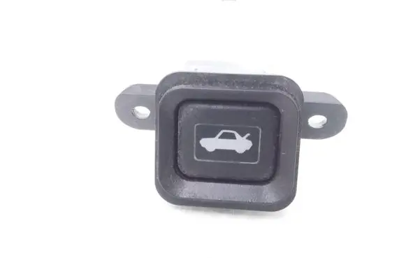 Honda CR-V Tailgate opening switch M08525