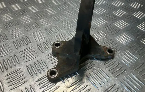 Toyota Avensis T270 Driveshaft support bearing bracket