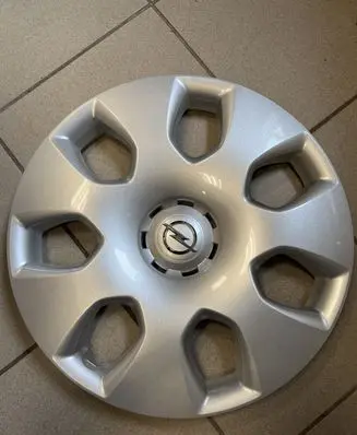 Opel Astra J R15 wheel hub/cap/trim 13267802
