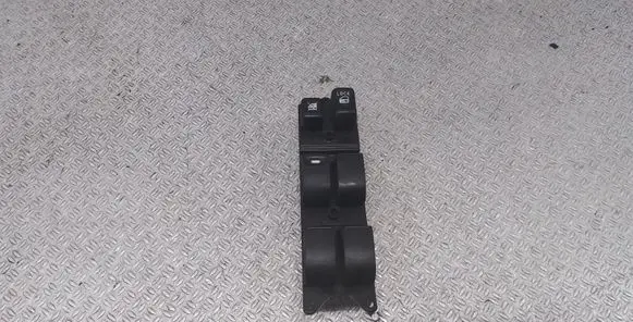 Mitsubishi Lancer VIII Electric window control switch 8608A068