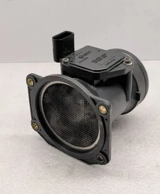 Volkswagen Golf III Mass air flow meter 06A906461B AFH6010C 52398