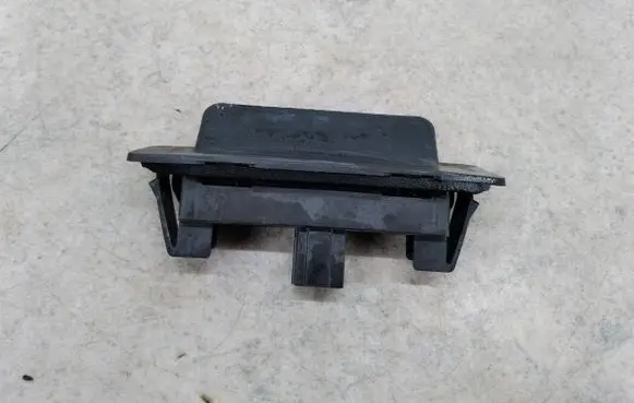 Renault Espace IV Tailgate/trunk/boot open switch 8200002001