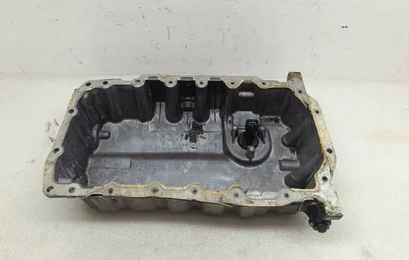 Volkswagen PASSAT B6 Oil sump 03G103603