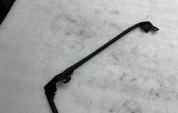 Tesla Model S Rubber seal front coupe door 100542200D