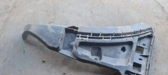 Volvo XC90 Front bumper mounting bracket 08620564