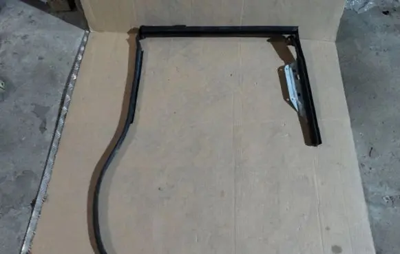 Maserati GranTurismo Fender foam support/seal M145CABRIO