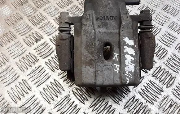 Toyota Prius (XW30) Front brake caliper