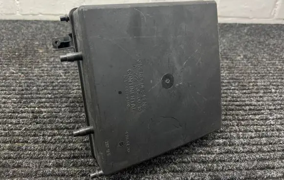 Mercedes-Benz S W222 Vacuum air tank A2228050019 A2C7318770100