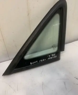 Volkswagen Touran I Front triangle window/glass 