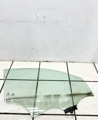 Hyundai Tucson TL Front door window glass four-door 