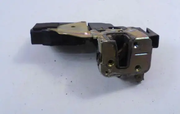 Mitsubishi Carisma Front door lock